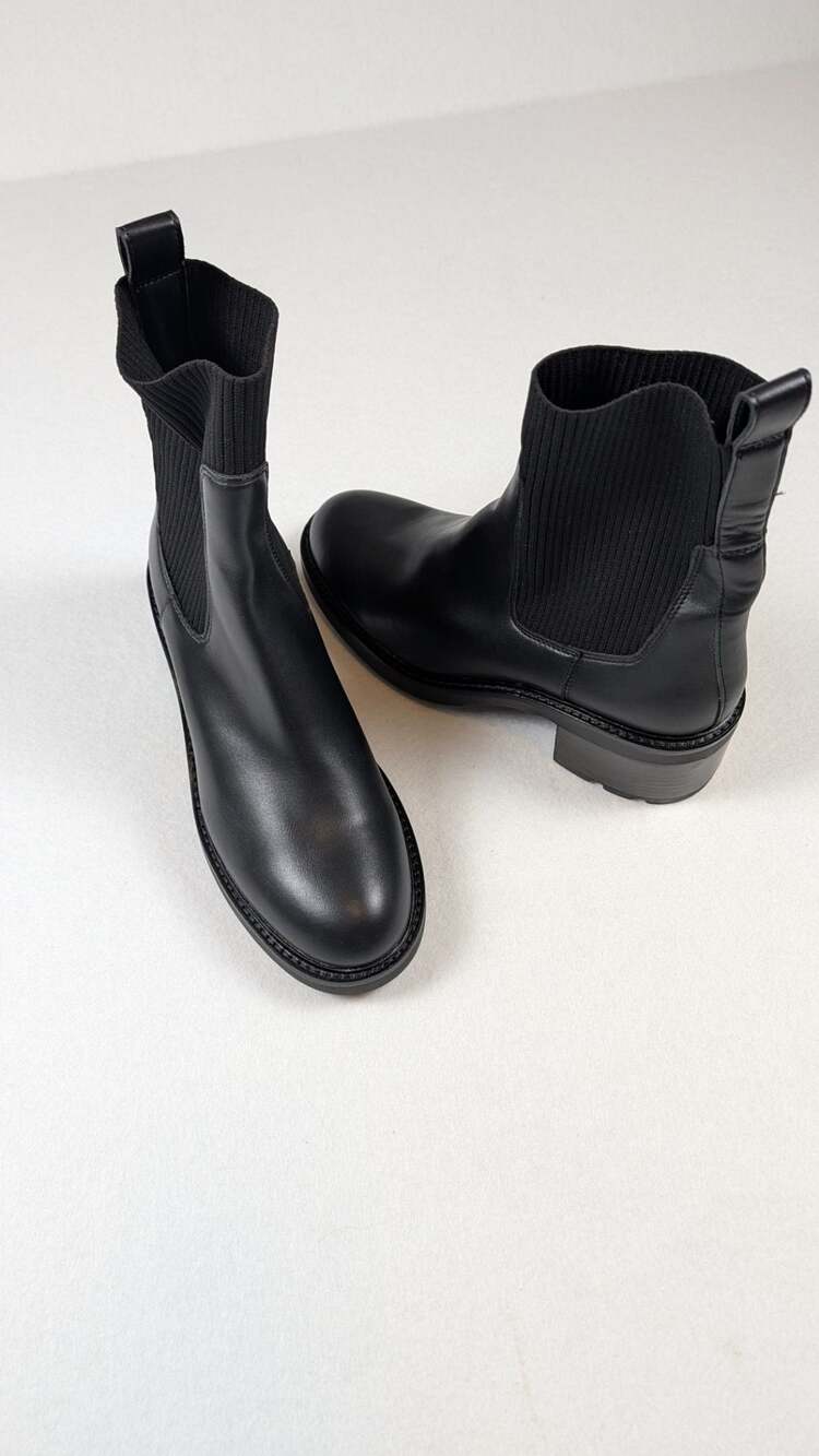 Steve Madden Holley Black Ribbed Sock Ankle Boots women’s 8.5 - Picture 5 of 6